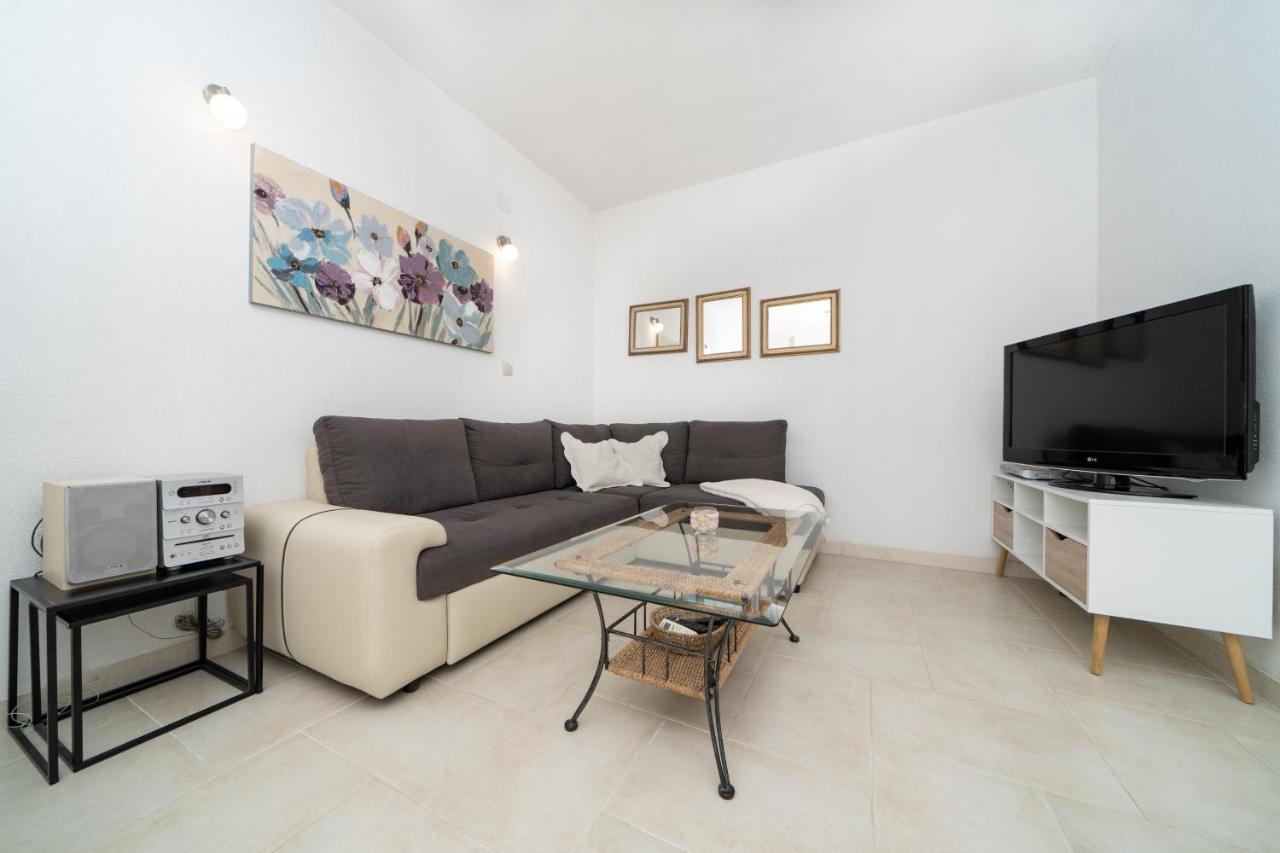 Apartments Siesta Сумартин Екстериор снимка