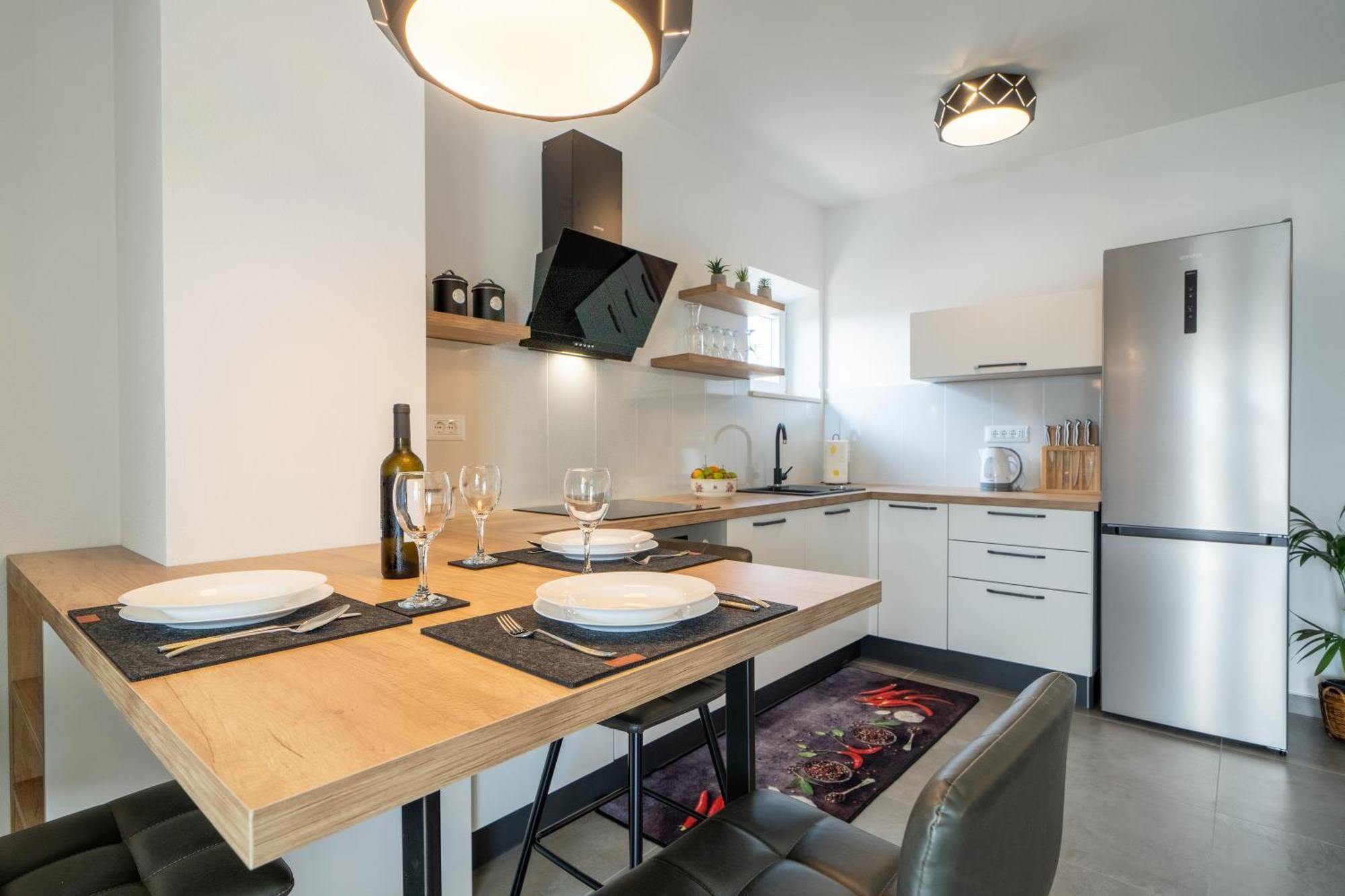 Apartments Siesta Сумартин Екстериор снимка