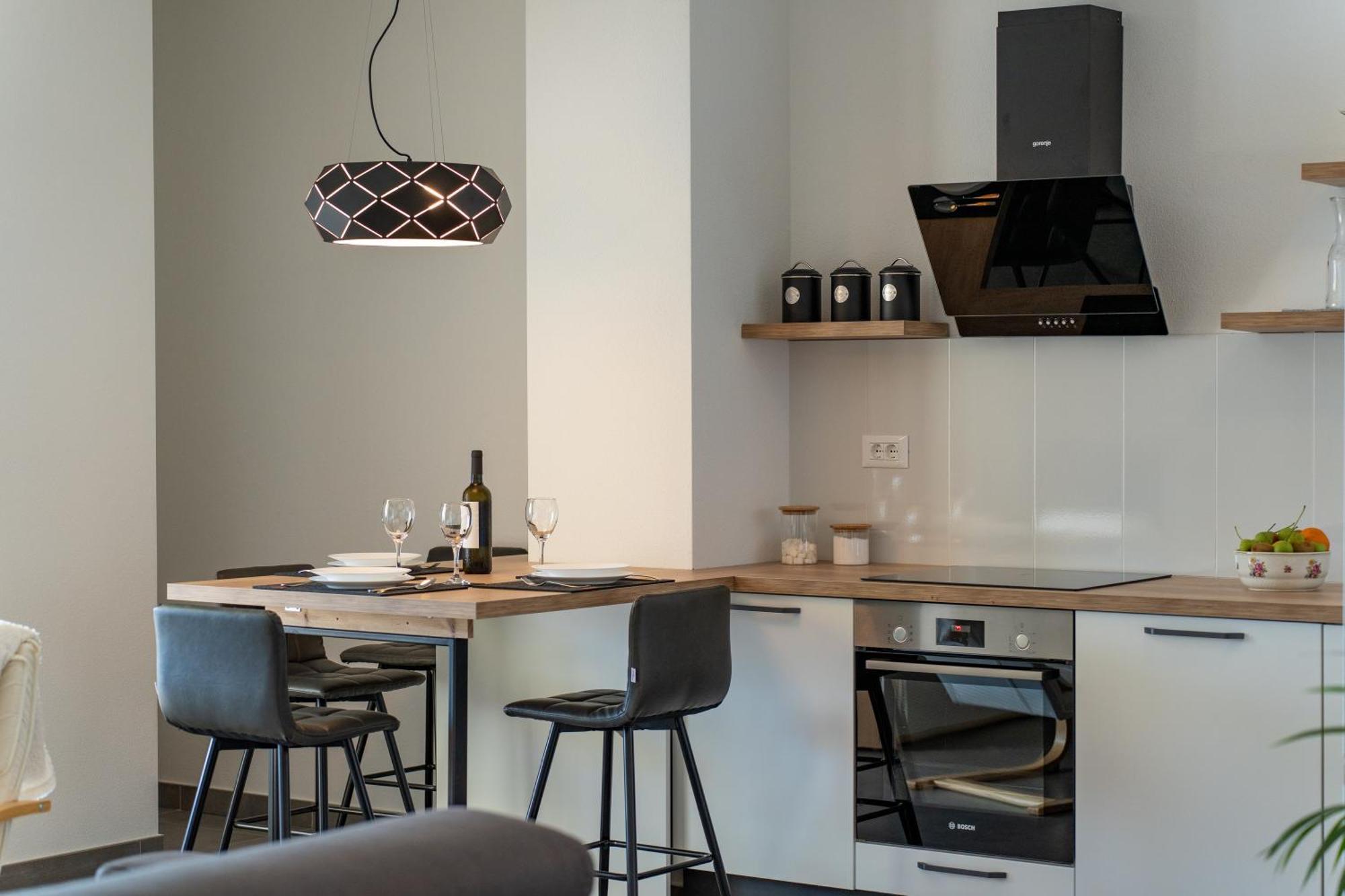 Apartments Siesta Сумартин Екстериор снимка