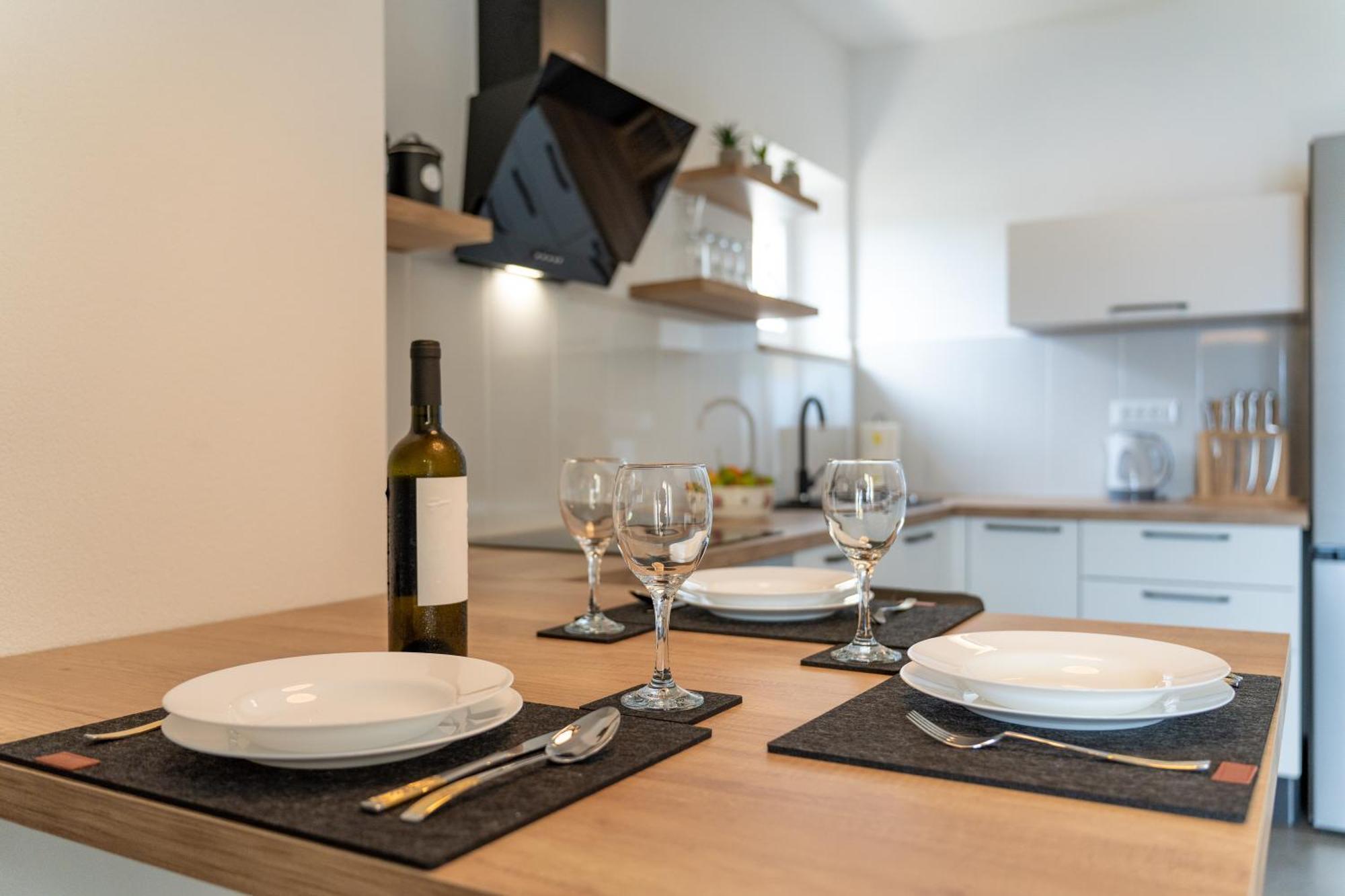 Apartments Siesta Сумартин Екстериор снимка