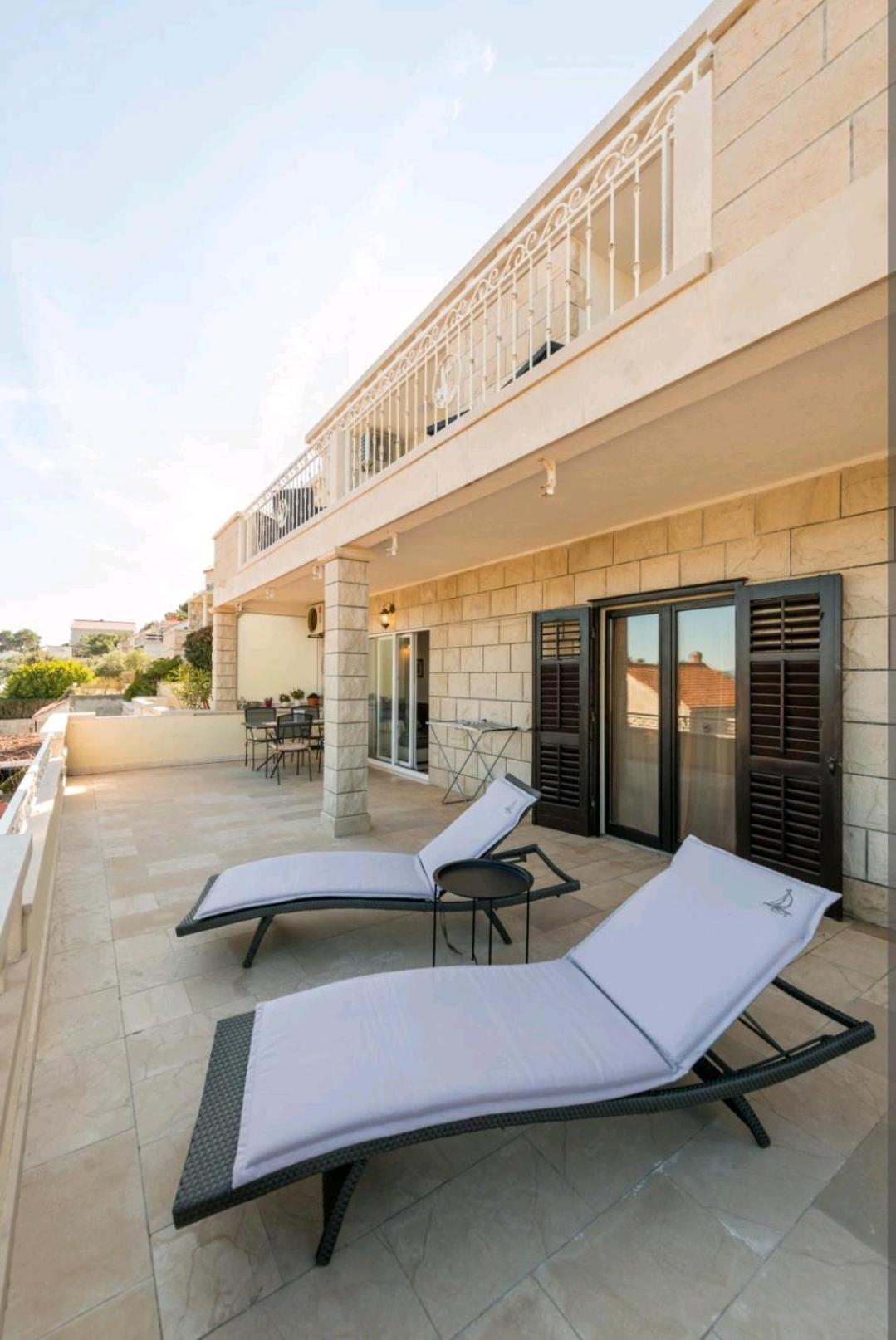 Apartments Siesta Сумартин Екстериор снимка