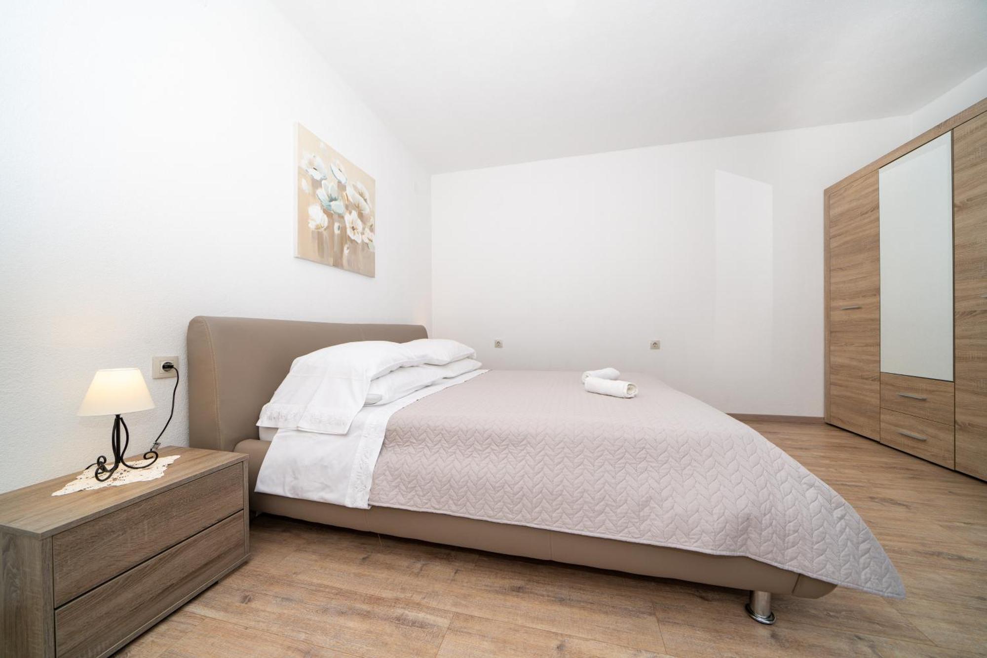 Apartments Siesta Сумартин Екстериор снимка