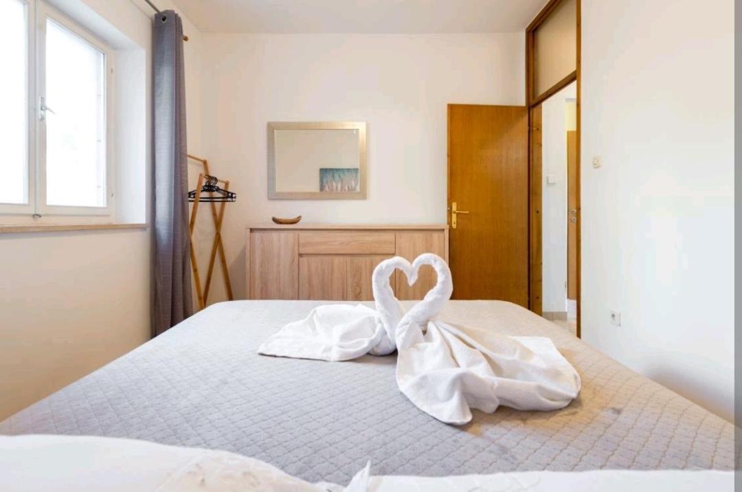 Apartments Siesta Сумартин Екстериор снимка