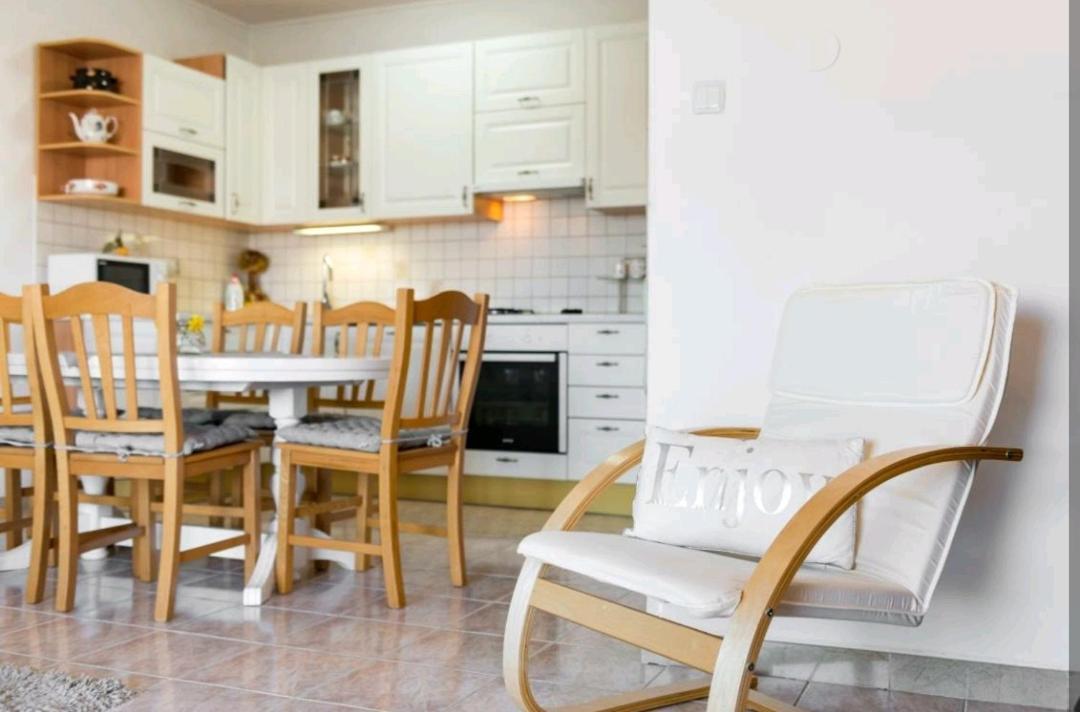 Apartments Siesta Сумартин Екстериор снимка